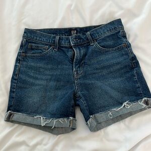 Gap 1969 dark wash women’s jean shorts, 5inch mid rise size 26